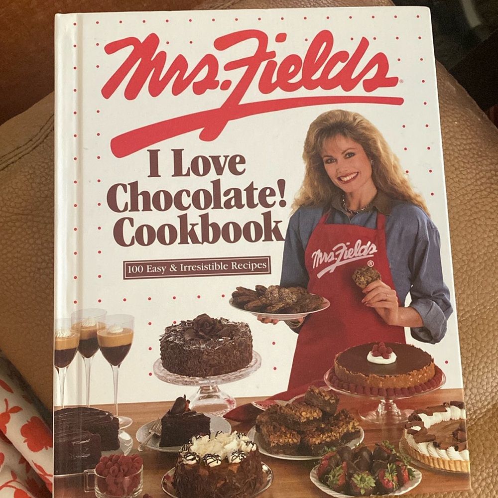 1994 Mrs.Fields I love chocolate cookbook perfect condition